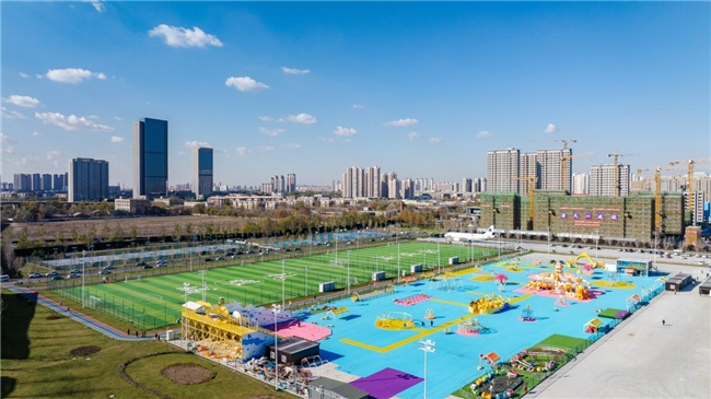 连续拿地，这家“跨界”房企给城市带来了什么