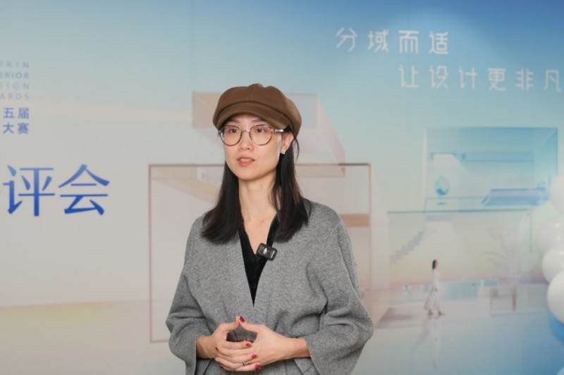 黄小容老师接受采访