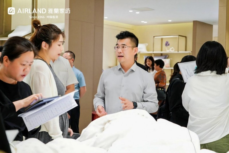 经销商们沉浸式体验